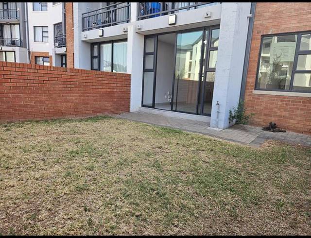 1 BEDROOM PROPERTY TO RENT IN SHERE